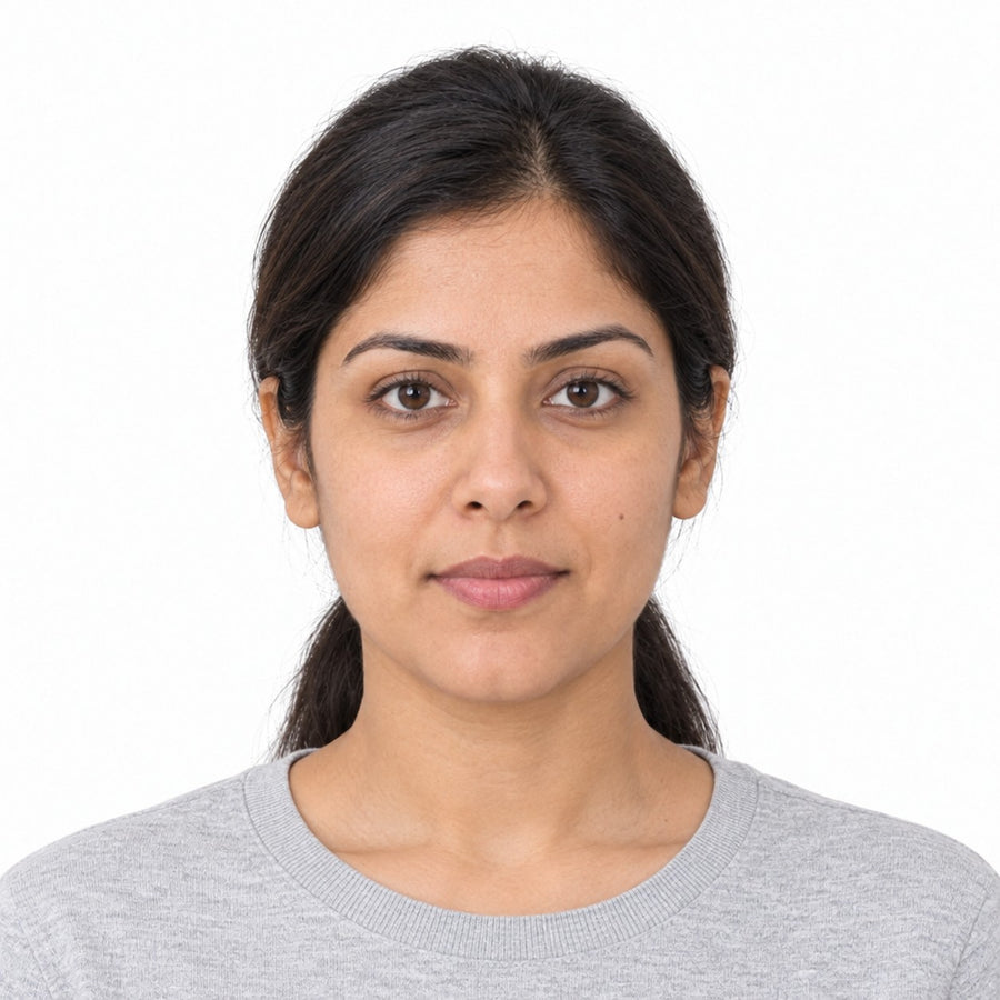 A finished square photo of a woman on a plain light background, with its measurements marked